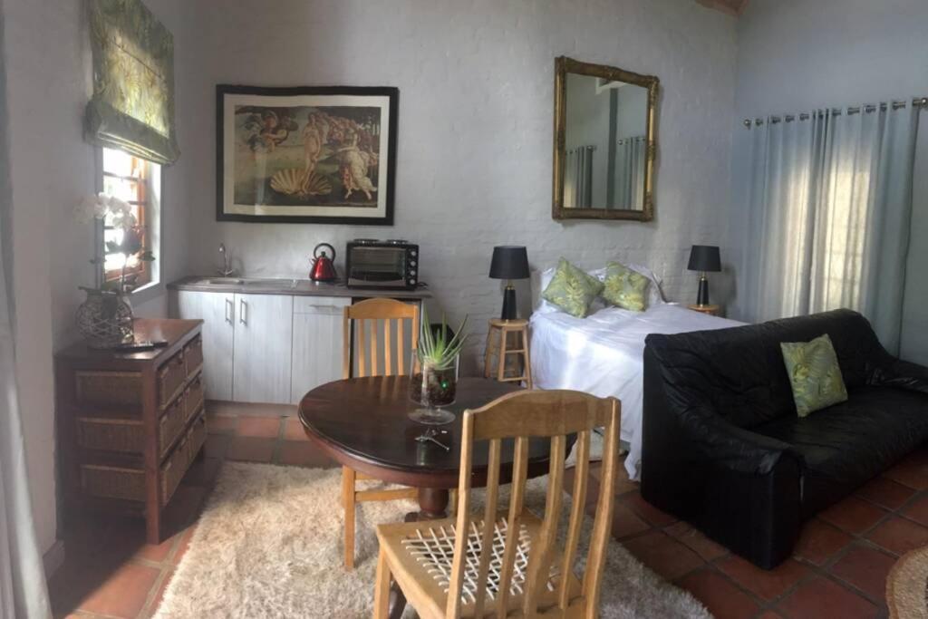 Protea Studio Franschhoek Central Bagian luar foto